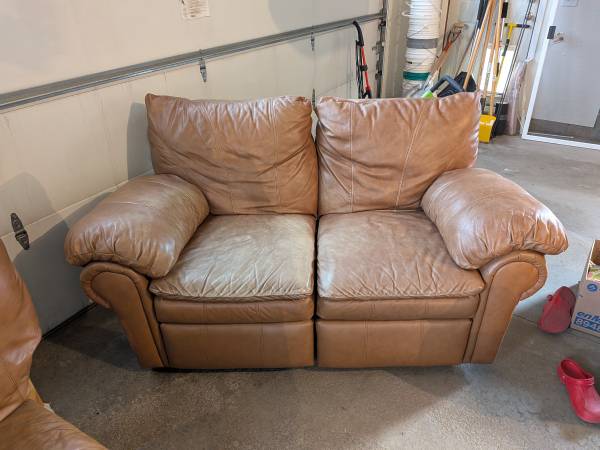 Loveseat 1
