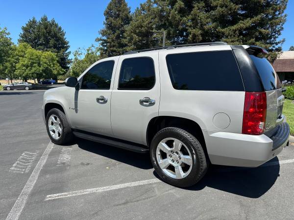 2007 GMC Yukon 2 wheel drive - $10,900 (santa rosa)63444074165763123
