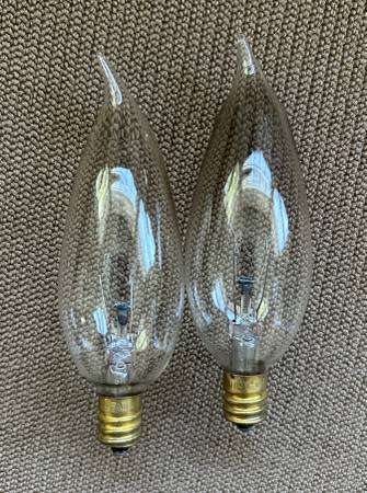 Chandelier Light Bulbs. 40 Watts. Quantity 2 1
