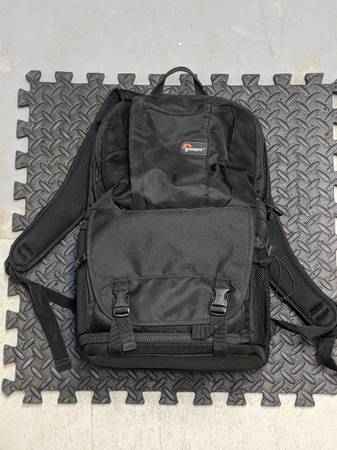 Lowepro Fastpack 200 Camera Backpack Black for DSLR & Lenses 1
