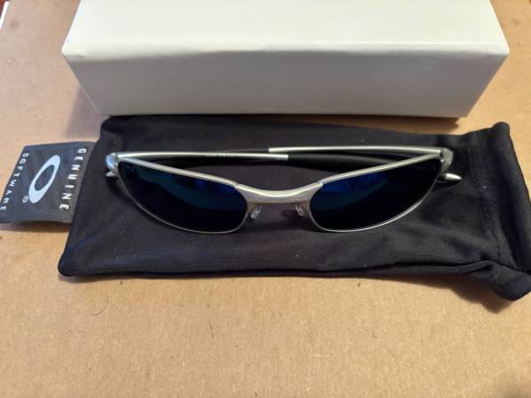 Oakley Sunglasses. NEW 1