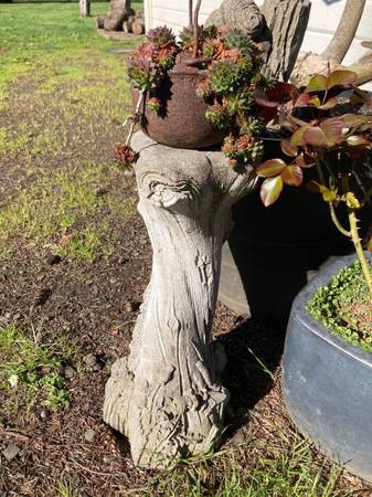 Concrete plant stand 1