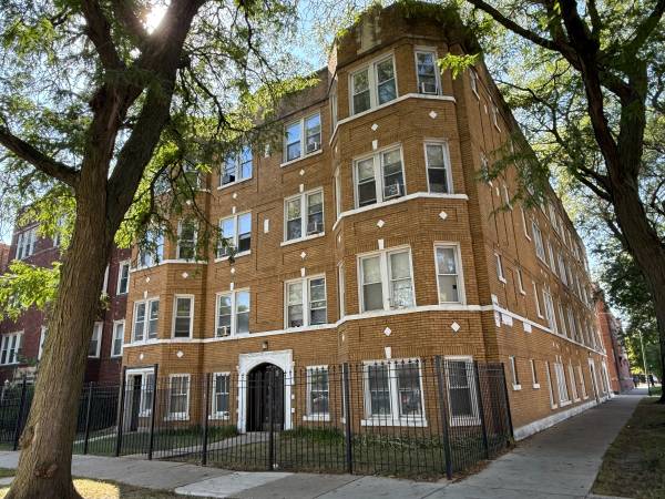 16 units Apartment building for sale 1