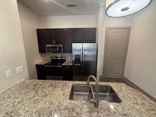 $1,026 / 1br - 8000ft2 - 2nd Chance Luxury Apts.  4 weeks Free rent.  Free W/D included. (San antonio)63681044862979121