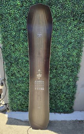 Bryan Iguchi Pro Camber 156 snowboard 2021 - under 30 days of use 1