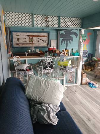 Walk to Downtown & Beach 1