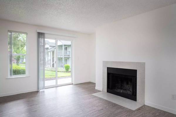 $1,576 / 1hab - 700ft2 - Alivie sus preocupaciones con un largo remojo en la bañera de hidromasaje en Riverwood Heights A (Tigard - Wilsonville, King City, Sherwood)63831682373379120