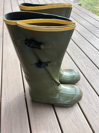 Men’s Lacrosse 18” High Buckle Rubber Boots 1