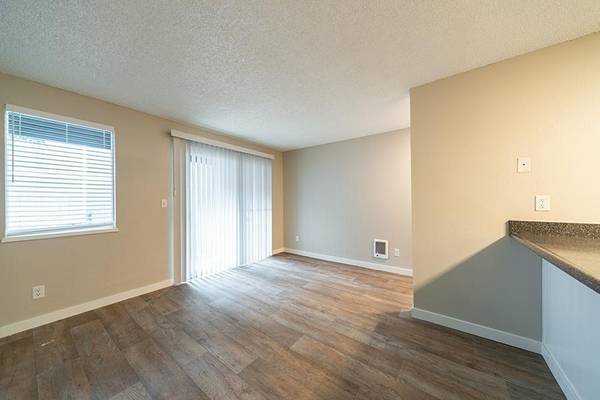 $1,410 / 2br - 862ft2 - Large Closets, Eat-in Kitchen, Basketball Court, Picnic Area (Tacoma Wa.)64031310833538120