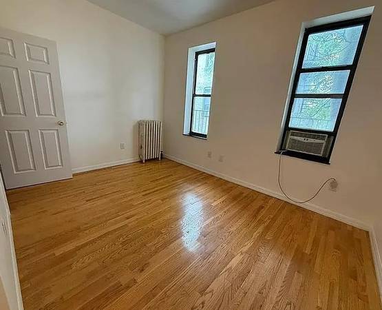 $1,400 / 2br - Spacious 2BR Apartment – Woodside (Queens)63854288086273120
