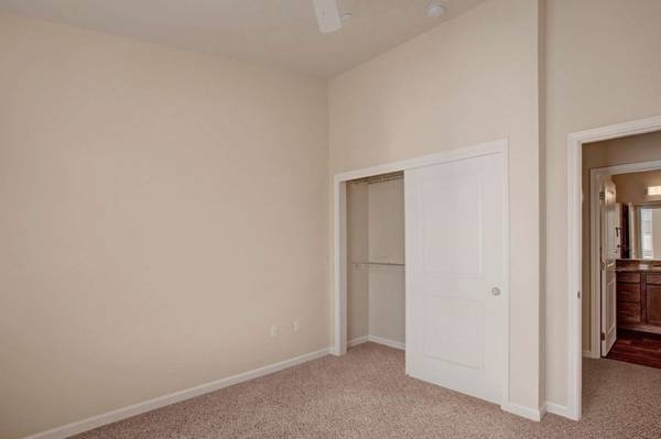$2,040 / 2br - 915ft2 - hermoso 2be 1ba con amplio patio envolvente. Disponible 04/11/25 (Wenatchee)63845968569345121