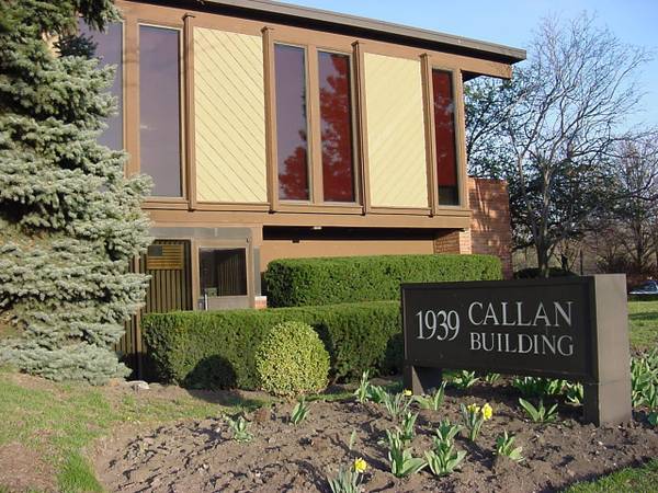 1939 Waukegan Rd. co-working space available 1