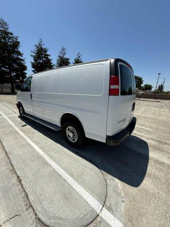 2015 GMC Savanna 2500 cargo van - $9,200 (Hayward)63613273085057121