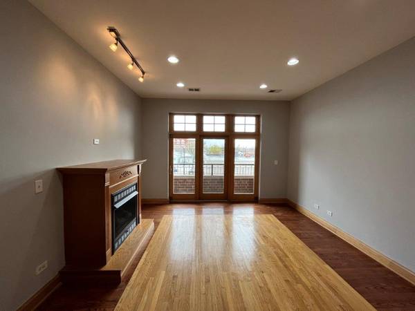 $2,495 / 3br - 3-Bed 2-B in Prime Pilsen LAUNDRY INUNIT AND PARKING INCLUDED! (Pilsen)63959875443586120