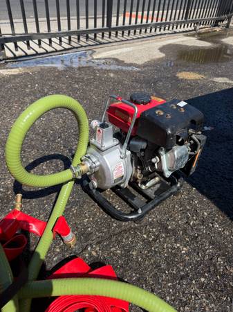 PREDATOR 1" 79cc Gasoline Clear Water Pump 1