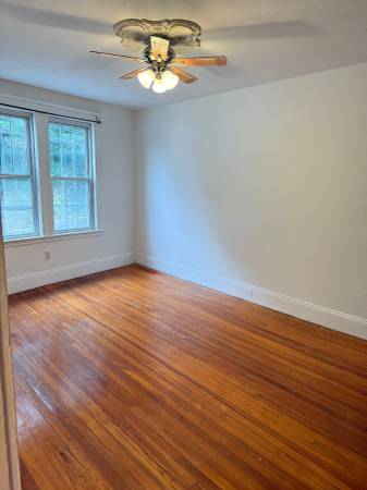 $2,150 / 1br - Amplio departamento de 1 habitación+OFICINA~BALCÓN~Lavandería~Cocina equipada con lavaplatos (Brighton-Oak Square)63655351051011120