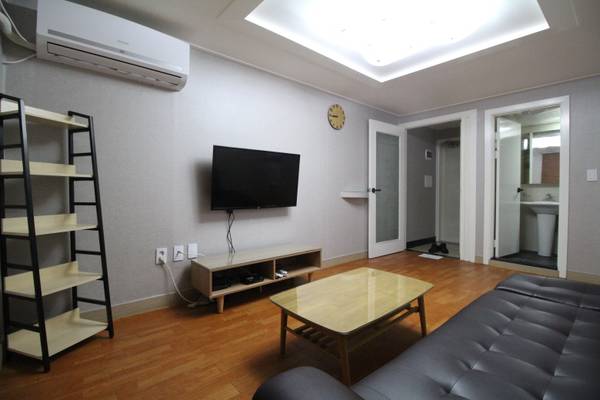 PROPERTY ID: 5580 Separated 1bedrooms APARTMENT 1