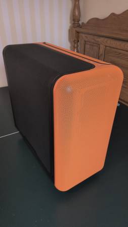 Hyte X50 mid tower case 1