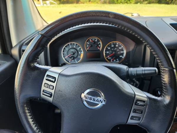 2011 Nissan Titan SL Crew - Photo 8