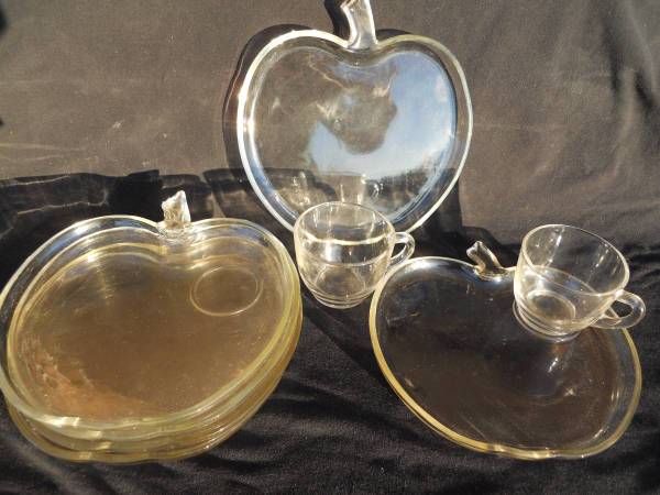 Vintage Hazel Atlas Apple Snack Dishes - 6 sets 1