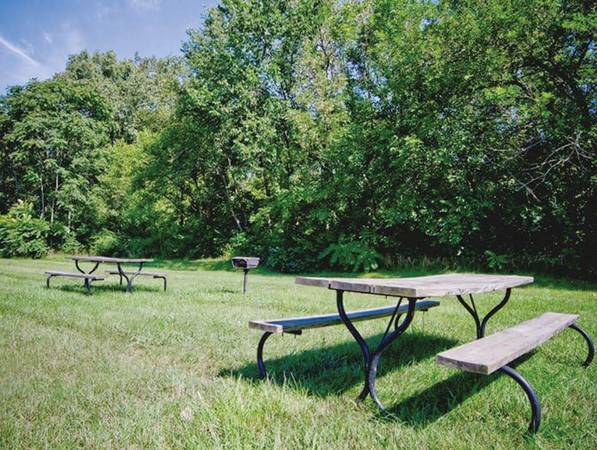 Fully Equipped Kitchen, 2/bd 1.5/ba, Situated in Beavercreek! 1