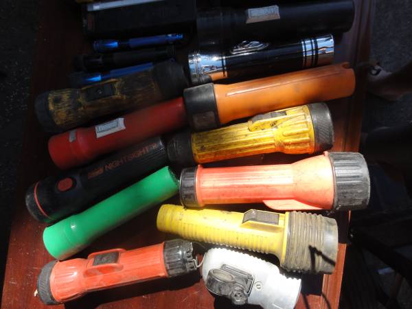Gran lote de linternas vintage de kriptón Maglight + - $25 (FEDERAL WAY)63471420327041124