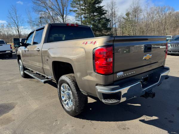 2015 Chevrolet Silverado 2500HD LT - Photo 3