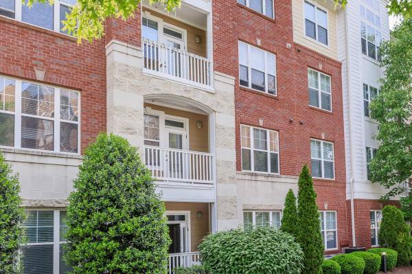 $1,781 / 1br - 938ft2 - Den or Study, Located in Laurel, 1B/1B (14720 4th St, Laurel, MD)63694591060481121