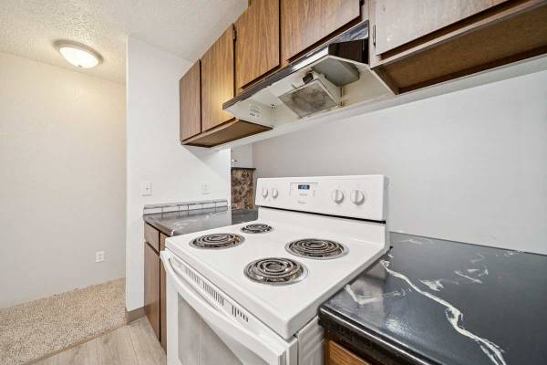 Off Street Parking, Laundry Facilities, Range 1