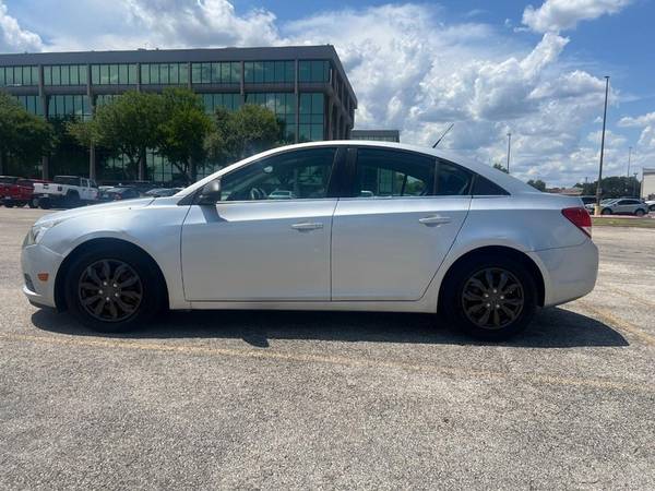 2012 CHEVY CRUZE LS LOW MILES EZ PAYMENTS !!! - $8,995 (Austin)63439222180481121