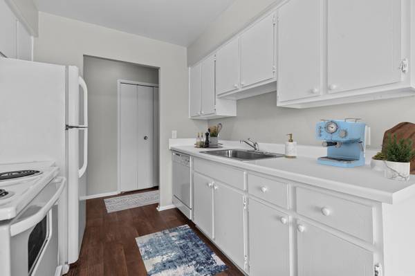 Oversized Closets, Cable Ready, Additional Storage 1