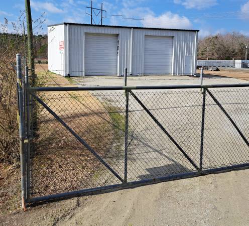 $495,000 / 2000ft2 - 101 Danube Dr metal building fenced (New Bern)63897186268674123