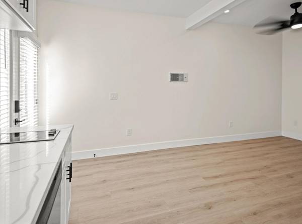 $2,695 / 2br - San Diego At Your Doorstep & Remodeled Interior! - Heart of SD 2 Bed (San Diego)63932990554243121