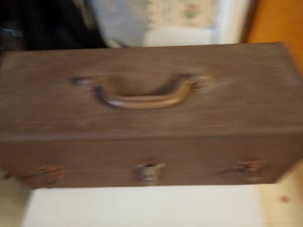VINTAGE KENNEDY FISHING TACKLE BOX 1