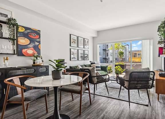 $1,711 / 1br - 524ft2 - Big Savings this Fall! Move in with Just your Security Deposit! $$$ (601 South Shirley Street, Tacoma, WA)63944964259075123