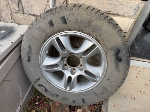 GX470 17 inch wheel 1