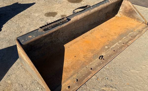 80 Inch Cat Skid Steer General Purpose Bucket 1