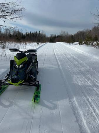 2023 Polaris Switchback Assault 850 1