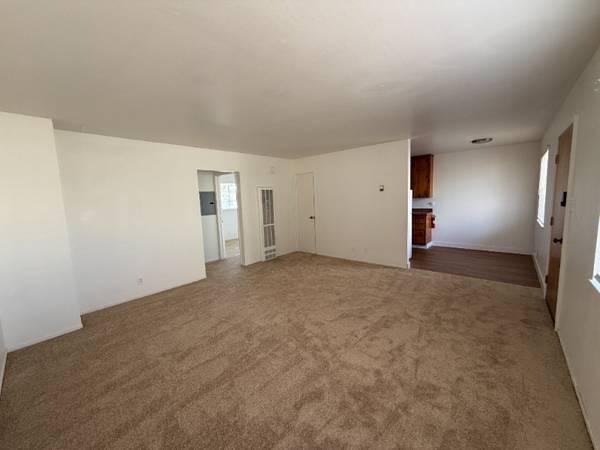 Spacious 1 Br 1Bth South Berkeley Charming apart close to ASHBY BART 1