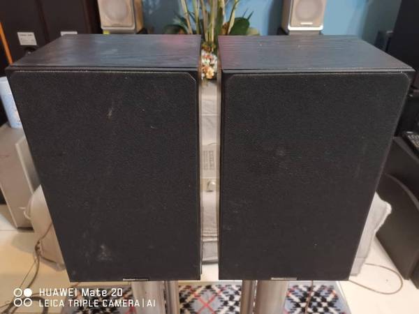 Boston A40 Loudspeakers great sounding small speakers refurbished 1