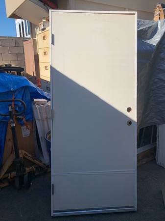 2’10” X 6' 8"  prehung fire label door 1