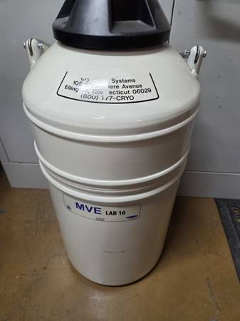 Liquid nitrogen containers 1