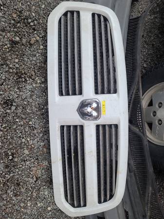 2017 Dodge Ram Grill 1