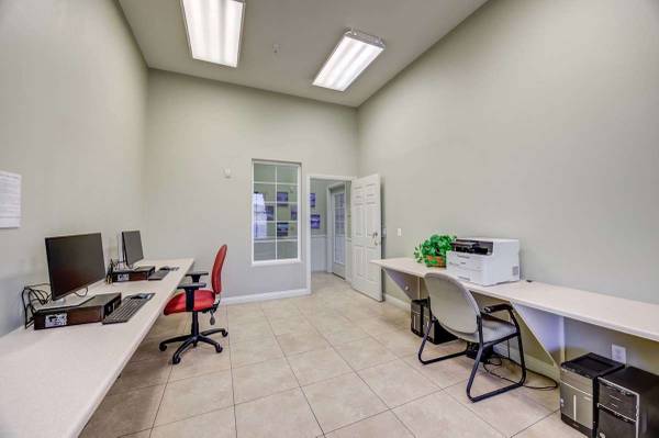 $1,019 / 1br - 823ft2 - Covered Parking, Carpeting, Patio/Balcony (3050 N Jones Blvd, Las Vegas, NV)63859496173825121