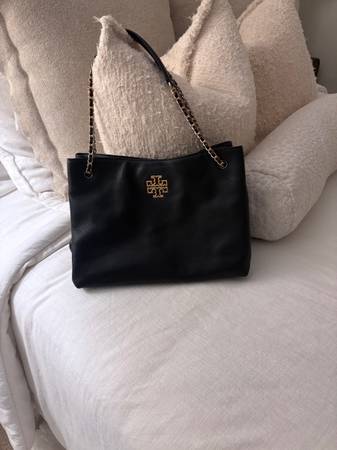 Tory Burch leather Tote. Black 1