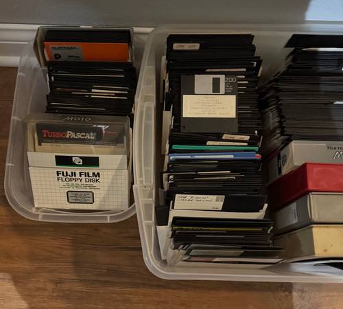 Muchos disquetes vintage para PC - $2562972004105729121