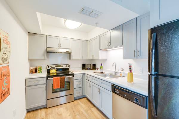 $1,400 / 1br - 536ft2 - Acceso 24 Horas, Calefacción, Cocina (200 Skidmore Blvd, Gaithersburg, MD)63822011919747122