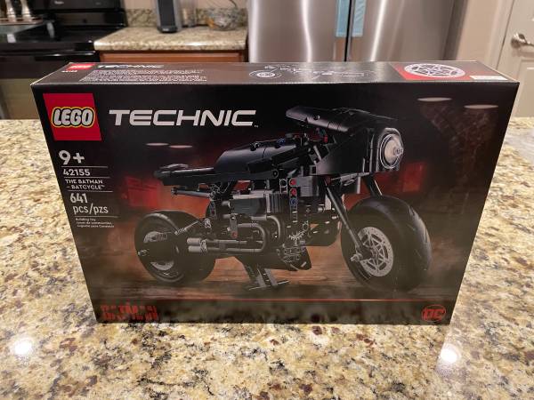 LEGO Technic THE BATMAN – BATCYCLE Set 42155 1
