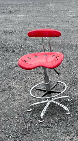 Adjustable stool 1