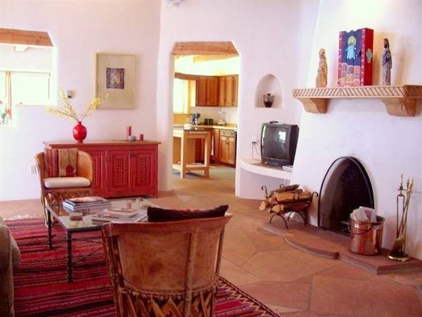 $295 / 3br - 1975ft2 - NOW,cancellation, avail week or month, Beaut gem, 2 KINGS, space&color (E.side historic area santa fe)63806044677505122
